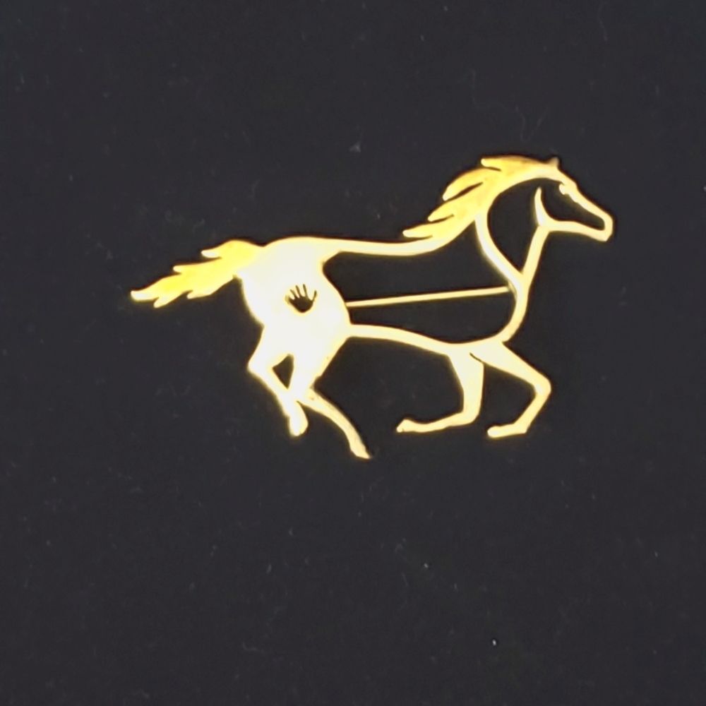 Horse pin silver and gold